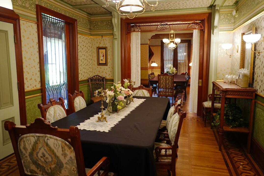 celebrity dining room table